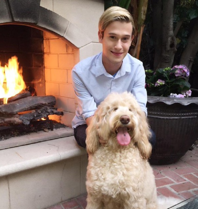 Tyler Henry, Tyler Henry Medium, Tyler Henry Hollywood Medium, Hollywood Medium TV Show, Who Is Tyler Henry, Psychic Tyler Henry, Clairvoyant Tyler Henry, Tyler Henry Keeping Up With The Kardashians, Tyler Henry KUWTK