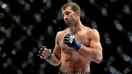 WATCH: Luke Rockhold Knocks Out Chris Weidman at UFC 194