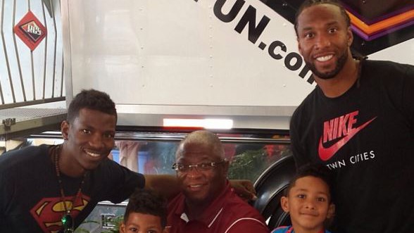 Larry Fitzgerald's dad a veteran journalist proud to see son in