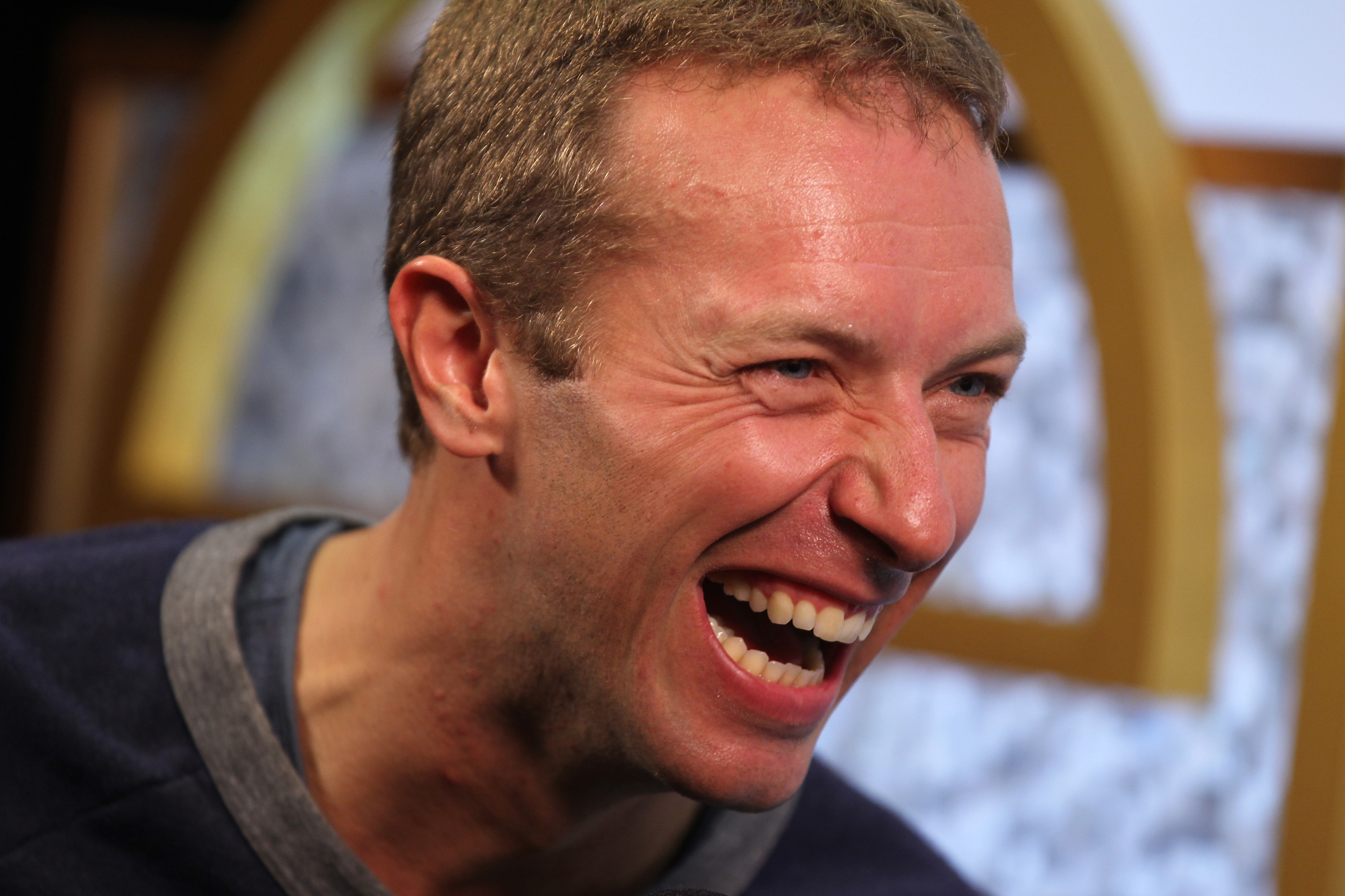 Chris Martin Net Worth & Salary 2016 5 Fast Facts to Know