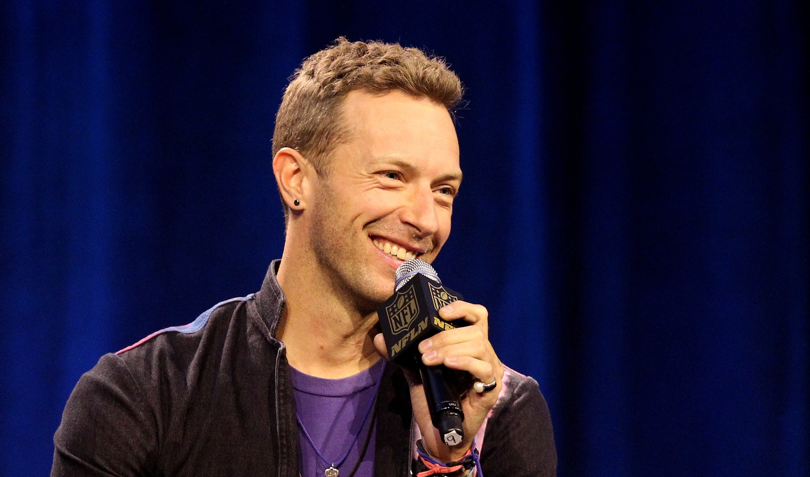 How Old Is Chris Martin, the Lead Singer of Coldplay? - Heavy.com