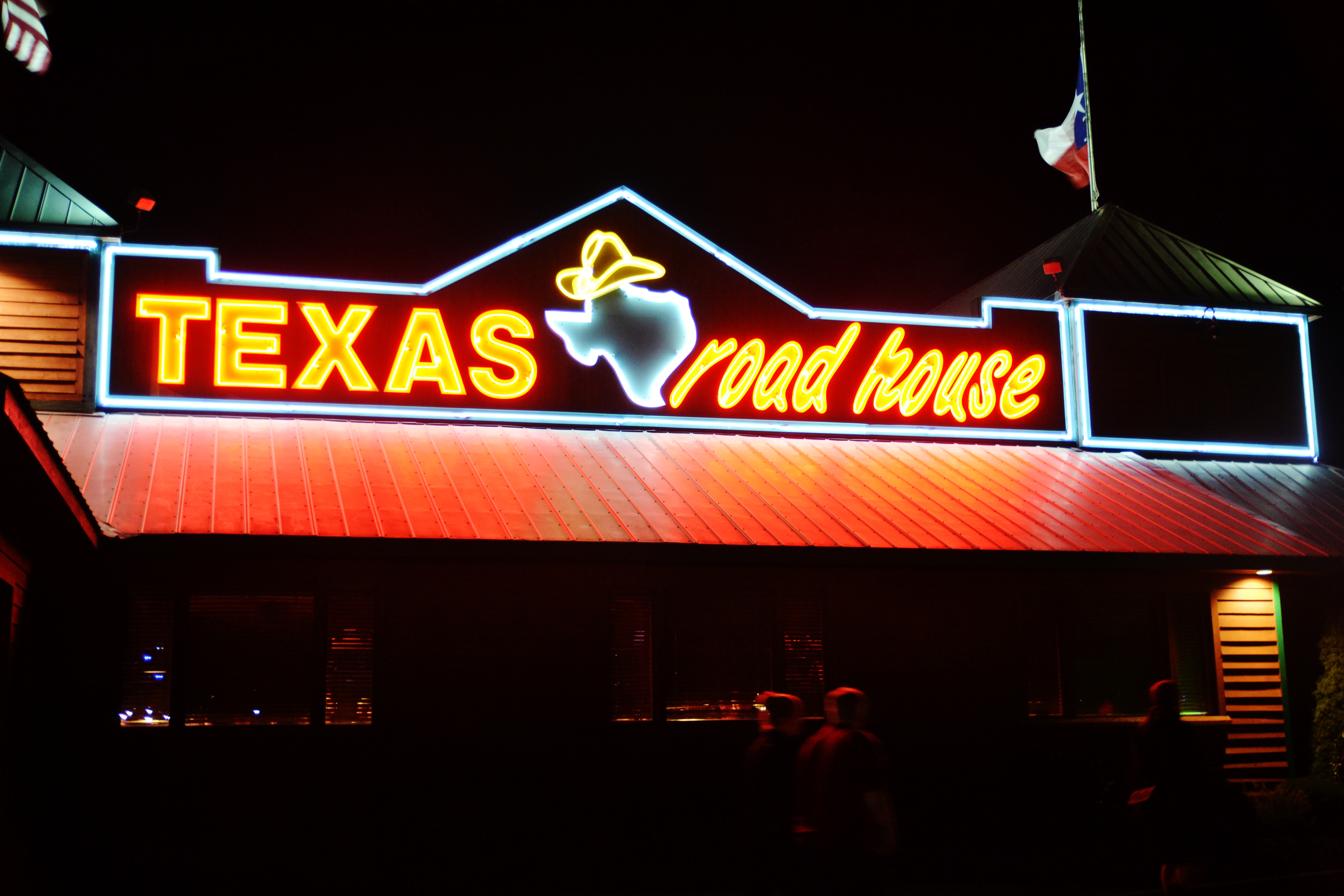 texas roadhouse happy hour
