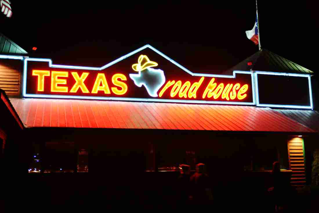 Veterans Day Lunch at Texas Roadhouse 2020 Free Menu Items