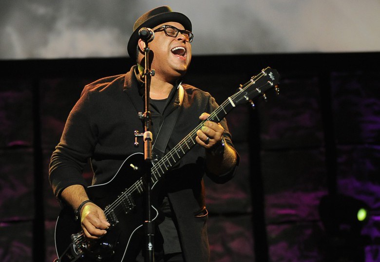 Israel Houghton 5 Fast Facts You Need to Know