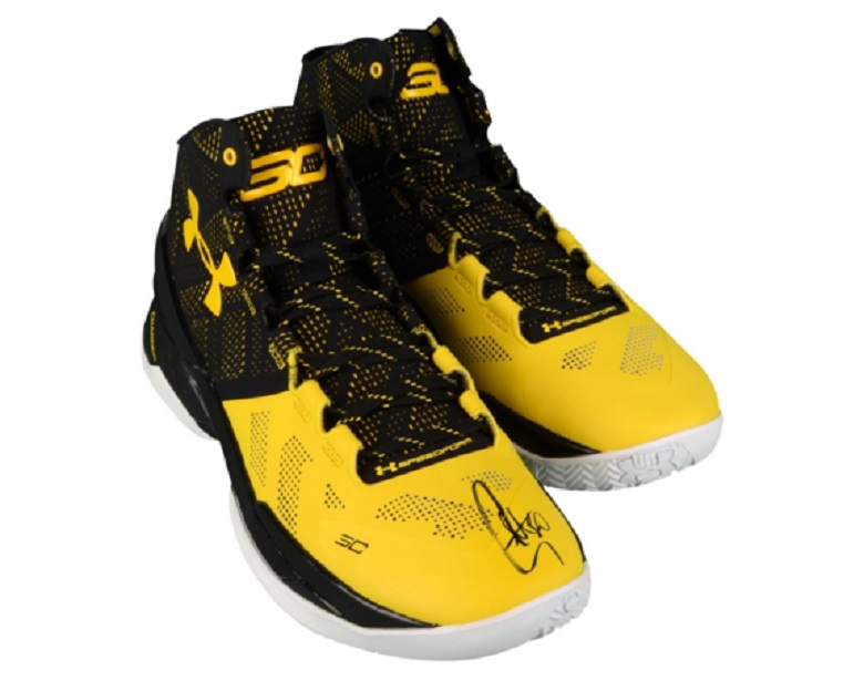 steph curry gold and black shoes