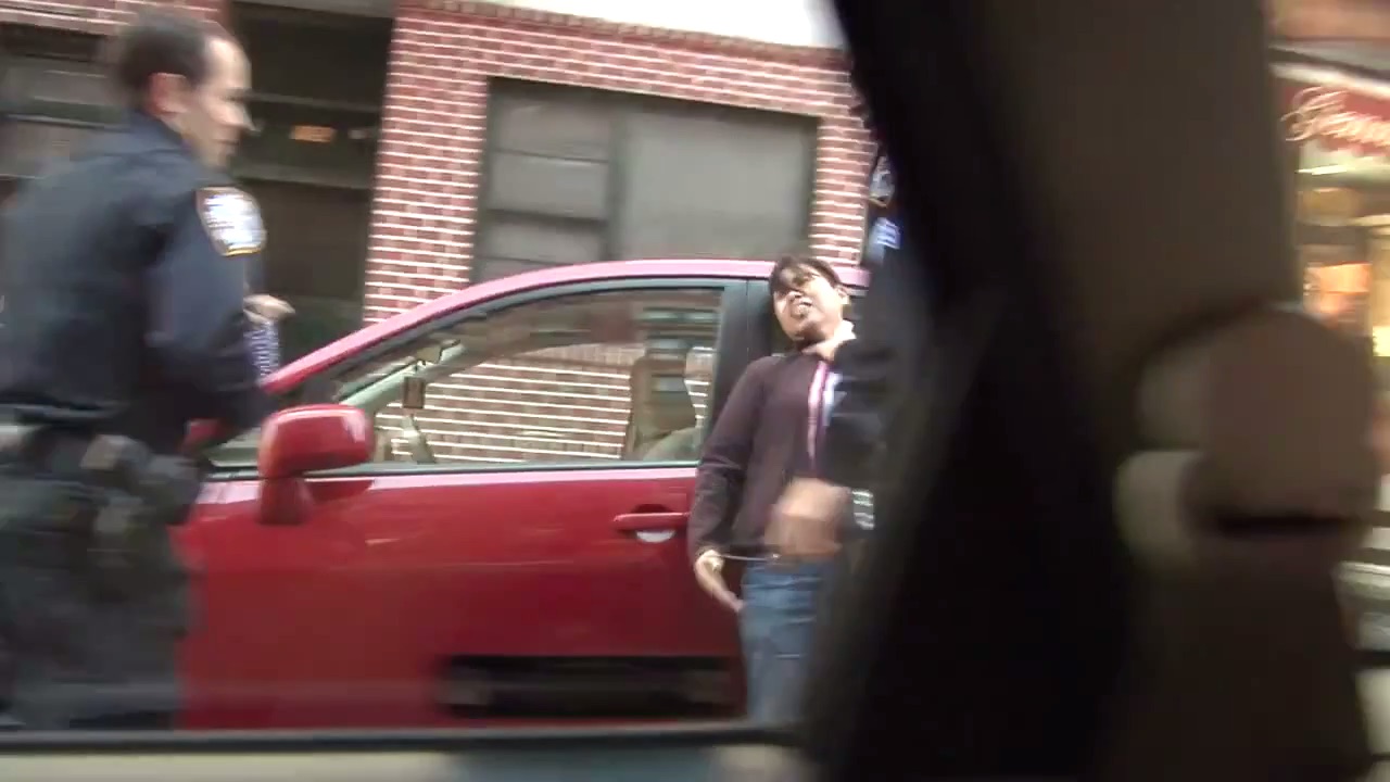 Watch Video Shows Nypd Officer Choking Woman 1056
