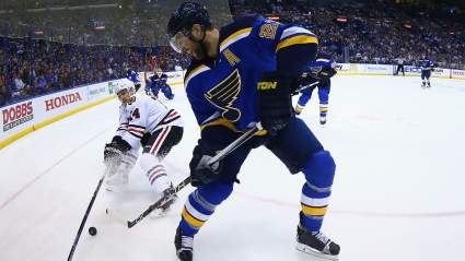 What Time & TV Channel Is the Blues-Blackhawks Game On Today?