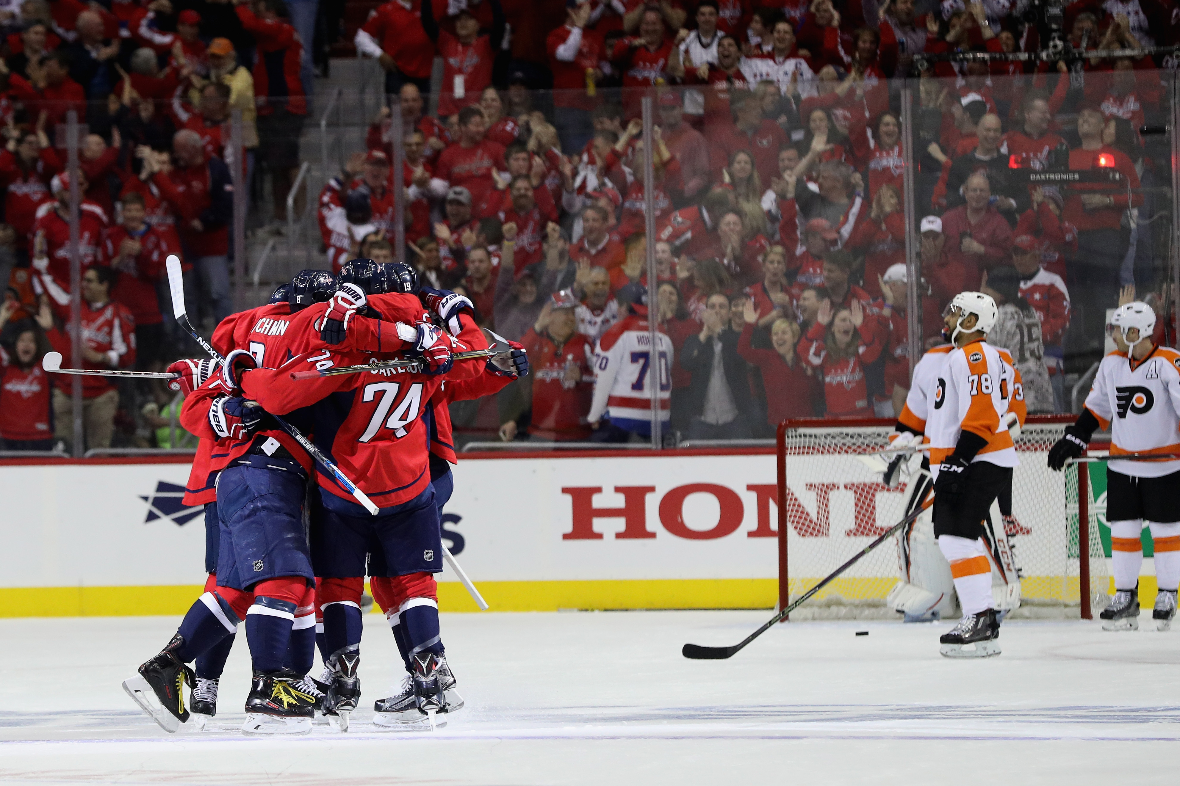 Capitals vs. Flyers, Game 3 Live Stream: How to Watch Online | Heavy.com