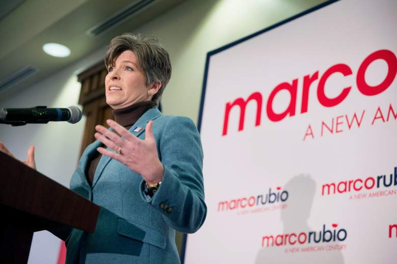 Joni Ernst Donald Trump, Joni Ernst Donald Trump vice president, Joni Ernst vp