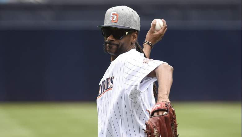 watch snoop dogg first pitch bad awful braves padres petco park video