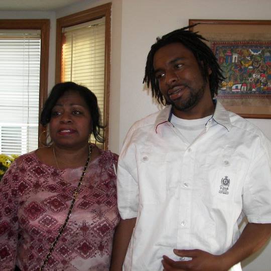 Philando Castile's family spoke out about what a good person he was and how sorrowful they were about his death. His uncle, sister, and mother rushed to the hospital, along with other family members. However, he died a few minutes after the shooting. (Facebook/Philando Castile)