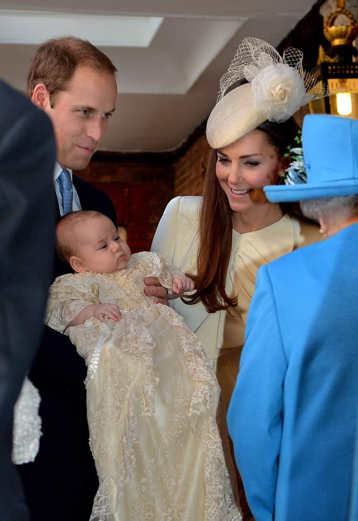 prince george, prince william and princess kate, william and kate, duke and duchess of cambridge, prince george birthday, prince george photos, prince william, princess kate, kate middleton, kate middleton photos, prince william photos, royal family, royal family photos, prince george birthday party, new photos of prince george, official royal family photos, official photos of prince george, new pictures of royal family, how old is prince george?, when was prince george born?, princess charlotte, pictures of prince george