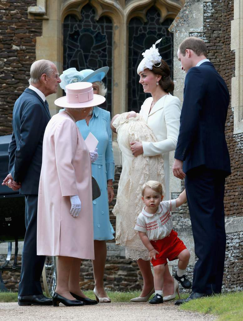 prince george, prince william and princess kate, william and kate, duke and duchess of cambridge, prince george birthday, prince george photos, prince william, princess kate, kate middleton, kate middleton photos, prince william photos, royal family, royal family photos, prince george birthday party, new photos of prince george, official royal family photos, official photos of prince george, new pictures of royal family, how old is prince george?, when was prince george born?, princess charlotte, pictures of prince george