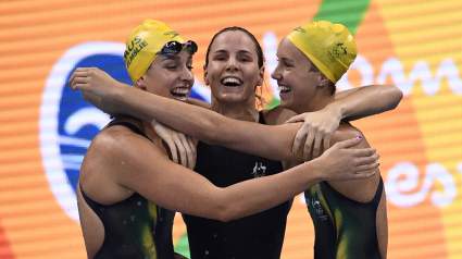 WATCH: Australia Breaks World Record in Women’s 400m Freestyle Relay