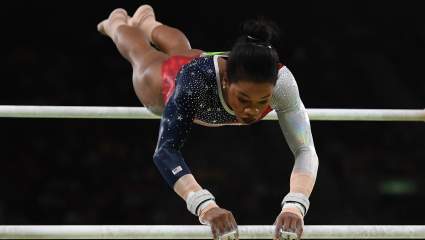 Gabby Douglas Bar Routine Helps U.S. in Women’s Gymnastics Team Finals