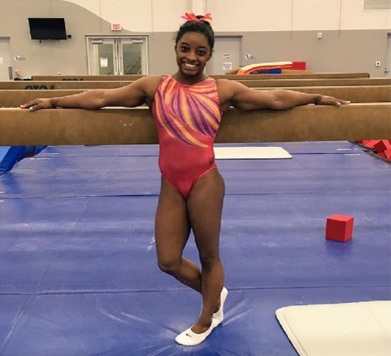 Simone Biles Height Age How Tall In Feet Old Is She Heavy Com