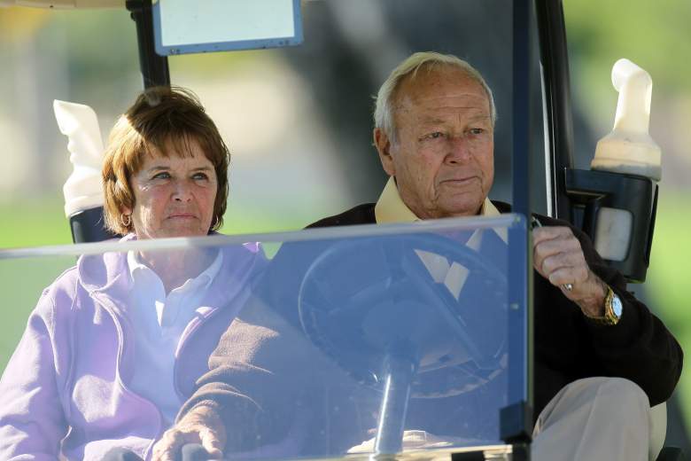 LA QUINTA, CA - JANUARY 20: Arnold Palmer and wife Kit follow Palmer's grandson, PGA Tour player Sam Saunders, during round two of the Bob Hope Classic at the La Quinta Country Club on January 20, 2011 in La Quinta, California. (Photo by Stephen Dunn/Getty Images)