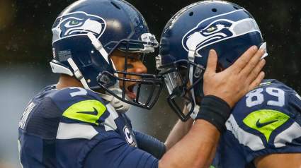 WATCH: Seahawks Players Link Arms During National Anthem