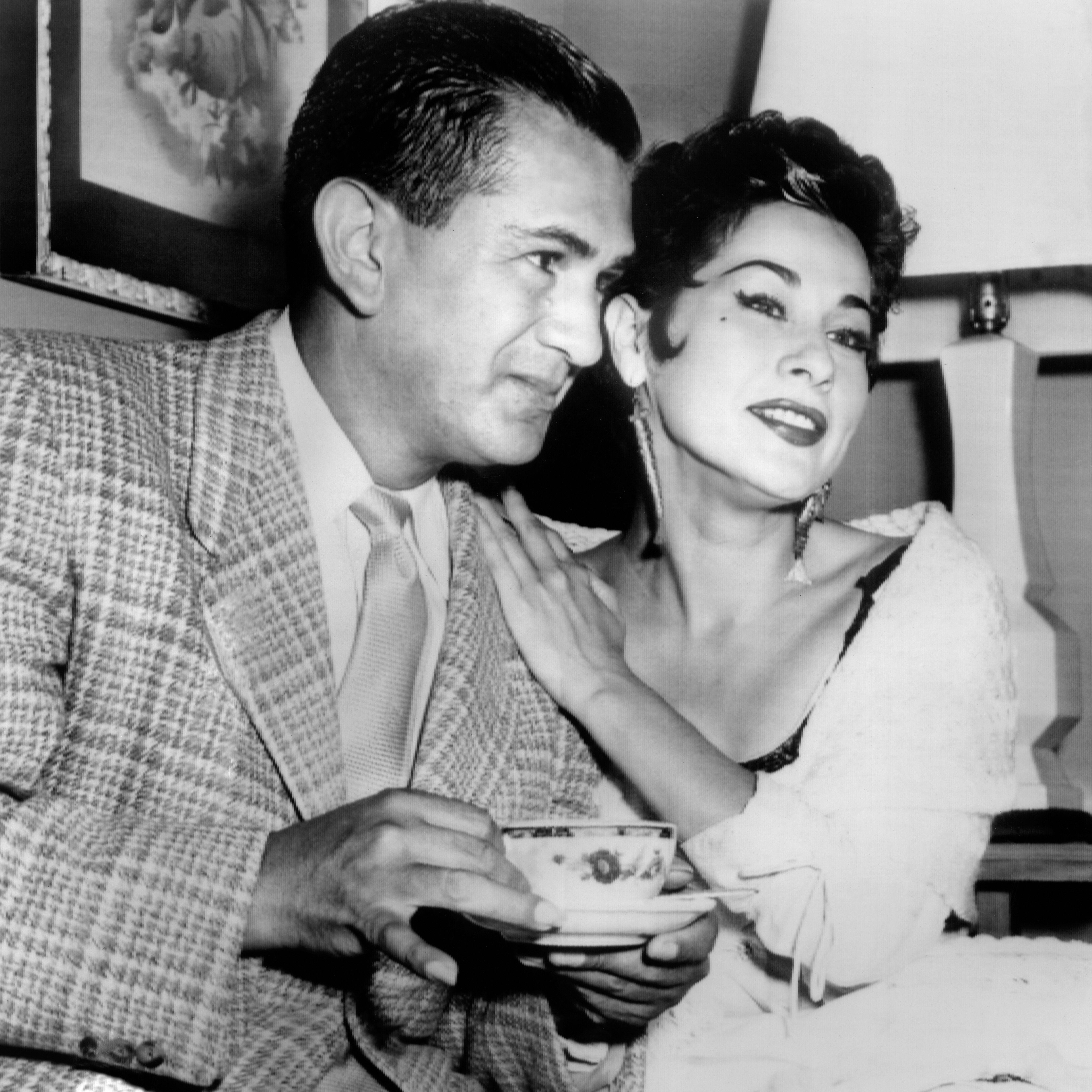 A photo dated from January 1955 shows Peruvian soprano singer Yma Sumac with her husband Moises Vivanco in Los Angeles. (Getty)