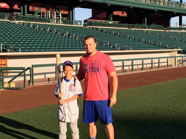 Kyle Schwarber sports green bracelet to support boy with rare disease -  ABC7 Chicago