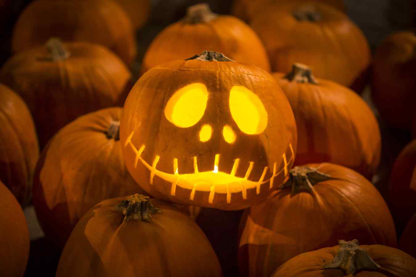 trick-or-treating-times-2017-halloween-schedule-hours-trunk-nights-heavy