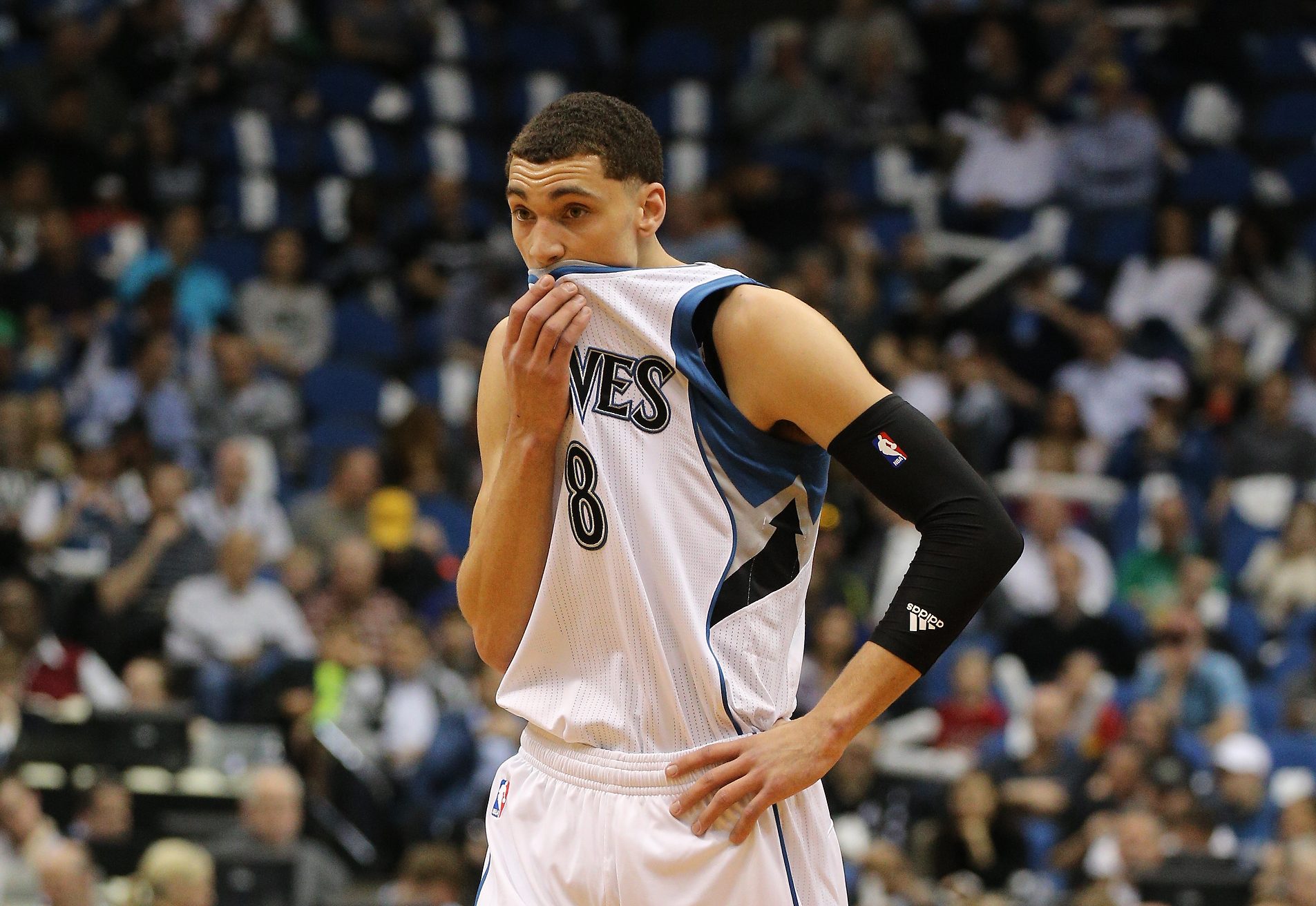 WATCH Minnesota's Zach LaVine Dunks on Phoenix's Alex Len