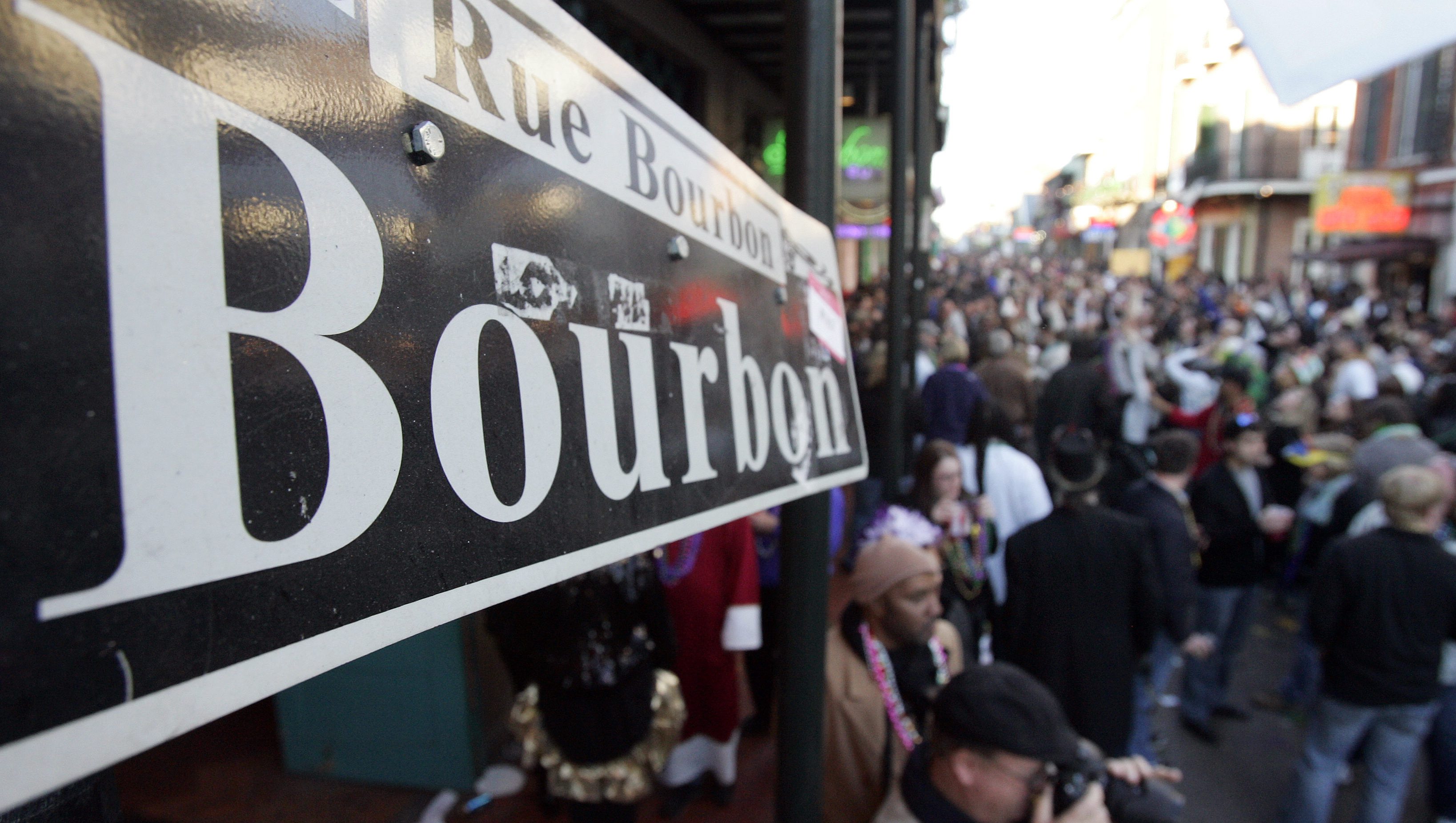 10 Shot, One Dead At Bourbon Street New Orleans Shooting