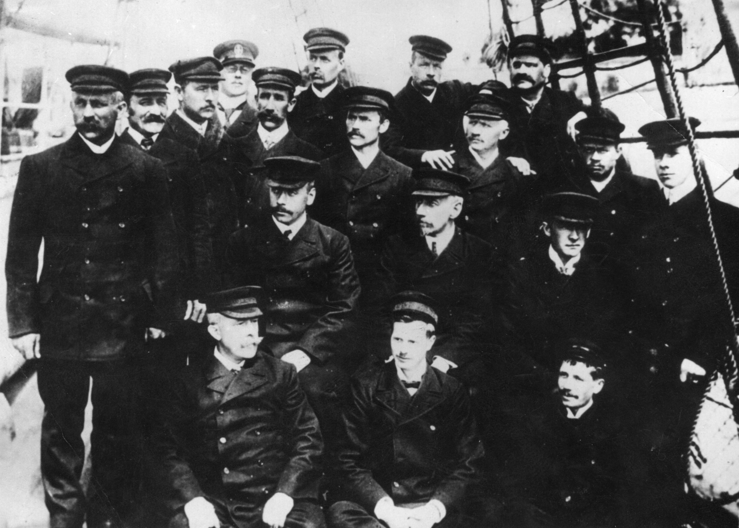Norwegian explorer Roald Amundsen and members of his Antarctic expedition team.  (Hulton Archive/Getty)