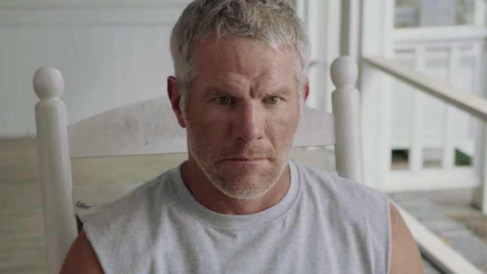 WATCH Buffalo Wild Wings Brett Favre Super Bowl Commercial Ad