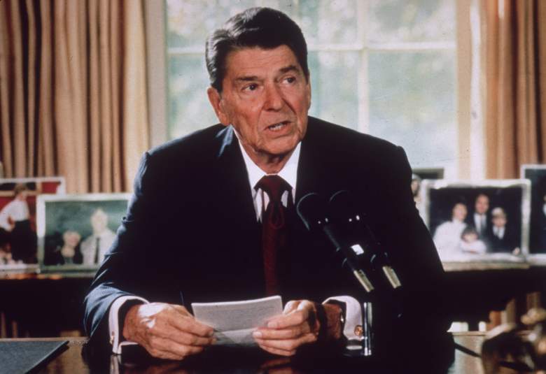 Ronald Reagan white house announcement, Ronald Reagan white house 1985, Ronald Reagan white house photos