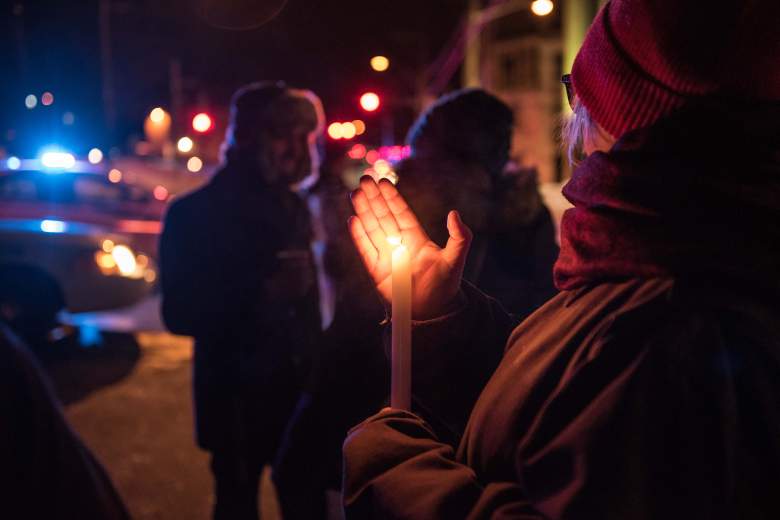 People come to show their support after a shooting occurred in a mosque at the Québec City Islamic cultural center on Sainte-Foy Street in Quebec city on January 29, 2017.  (Getty)