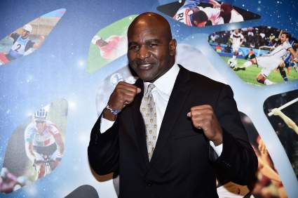 Heavyweight Boxing Champion Instructs Eagles RB to ‘Never Quit’