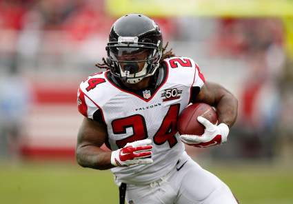 Devonta Freeman’s New Contract: 5 Fast Facts You Need to Know