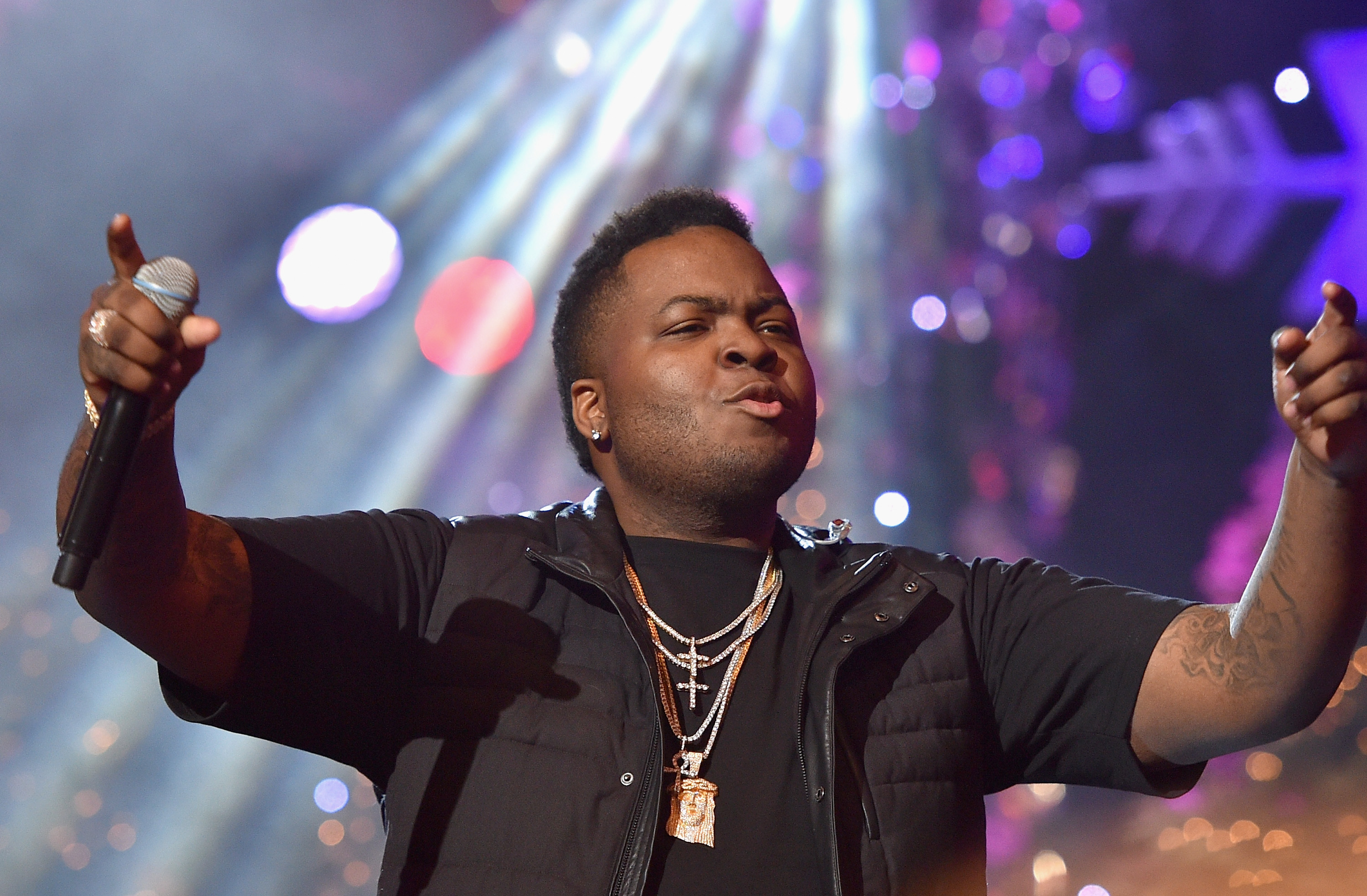 Sean Kingston performs onstage during the Hollywood Christmas Parade on November 29, 2015 in Hollywood, California. (Photo by Mike Windle/Getty)