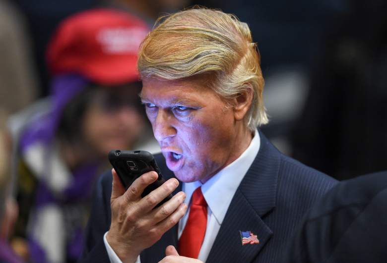 what type of smartphone does president trump use, does donald trump use an android, does donald trump use an iphone, donald trump android, donald trump galaxy, donald trump phone, donald trump smartphone
