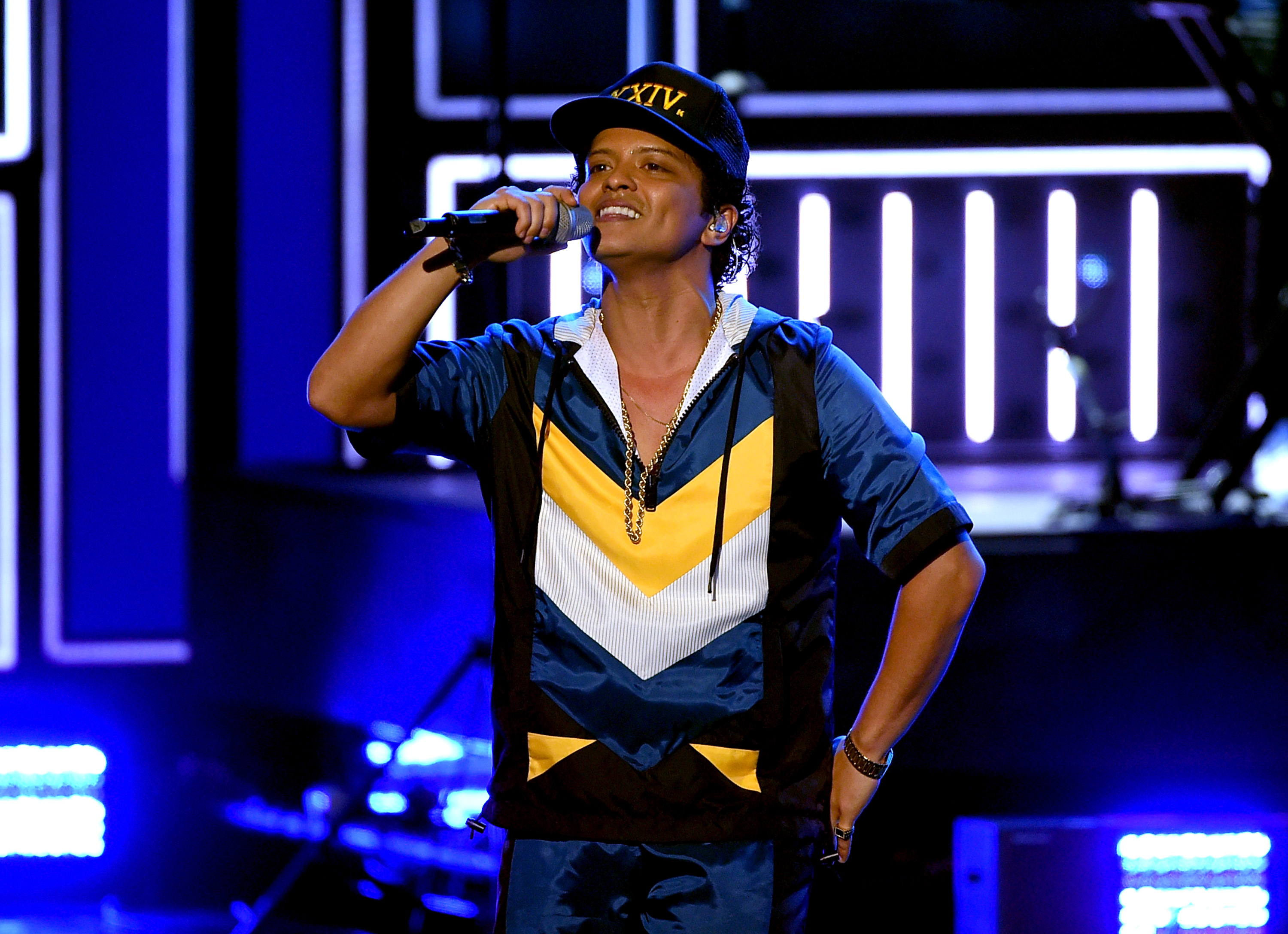 Bruno Mars performs during the American Music Awards on November 20, 2016 in Los Angeles, California. (Photo by Kevin Winter/Getty Images)
