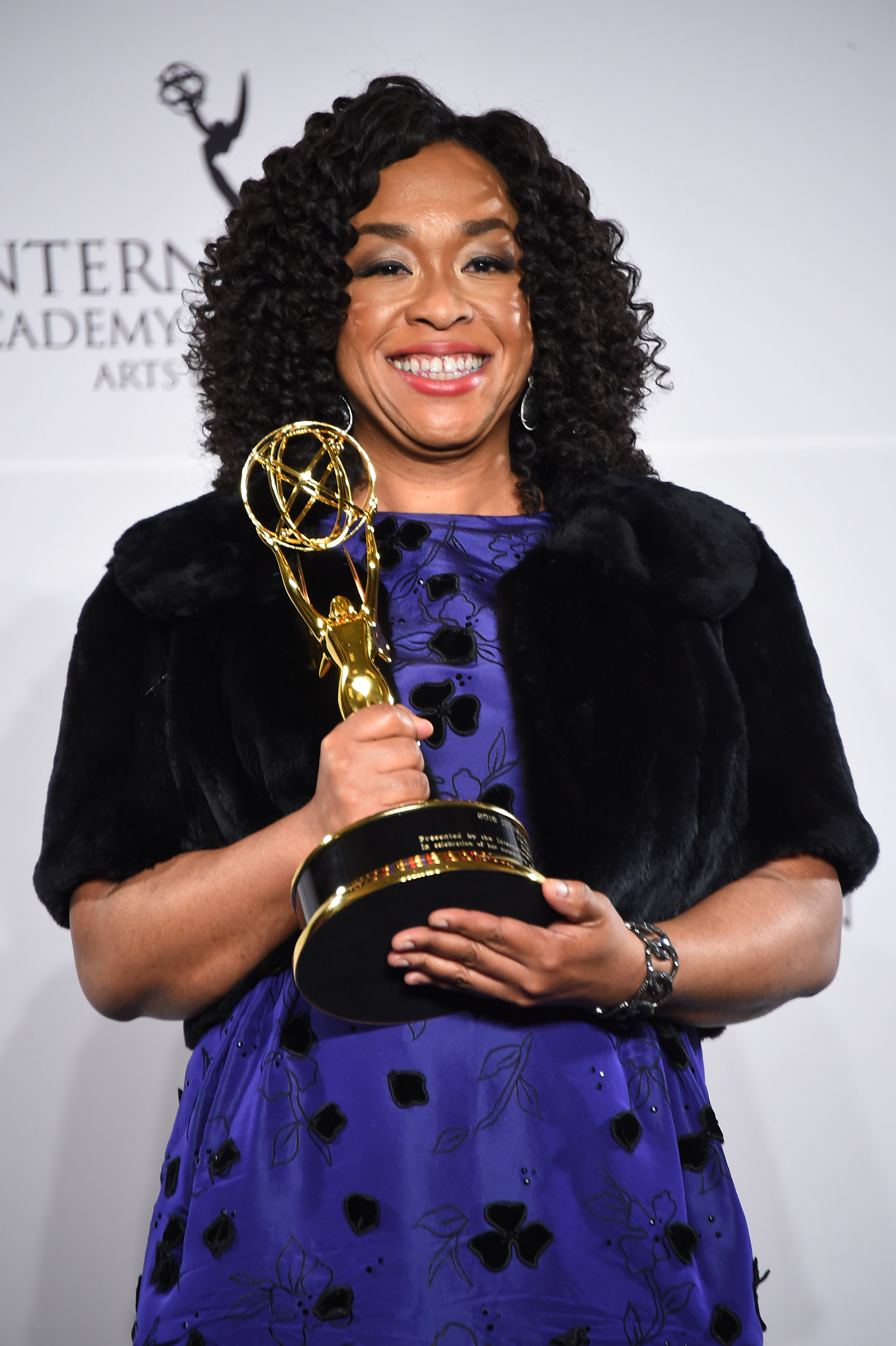 Shonda Rhimes: 5 Fast Facts You Need To Know | Heavy.com