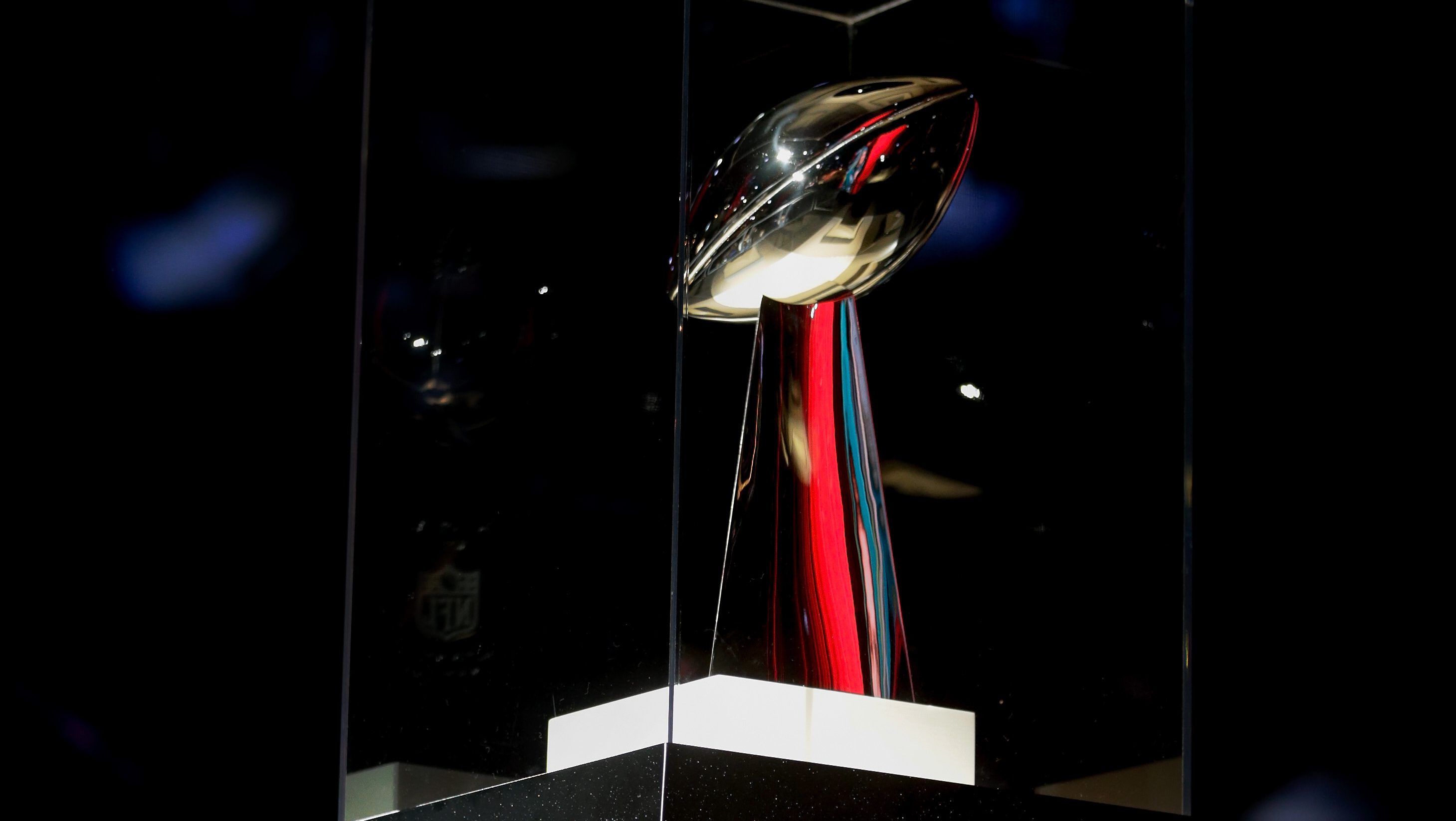 super bowl trophy facts