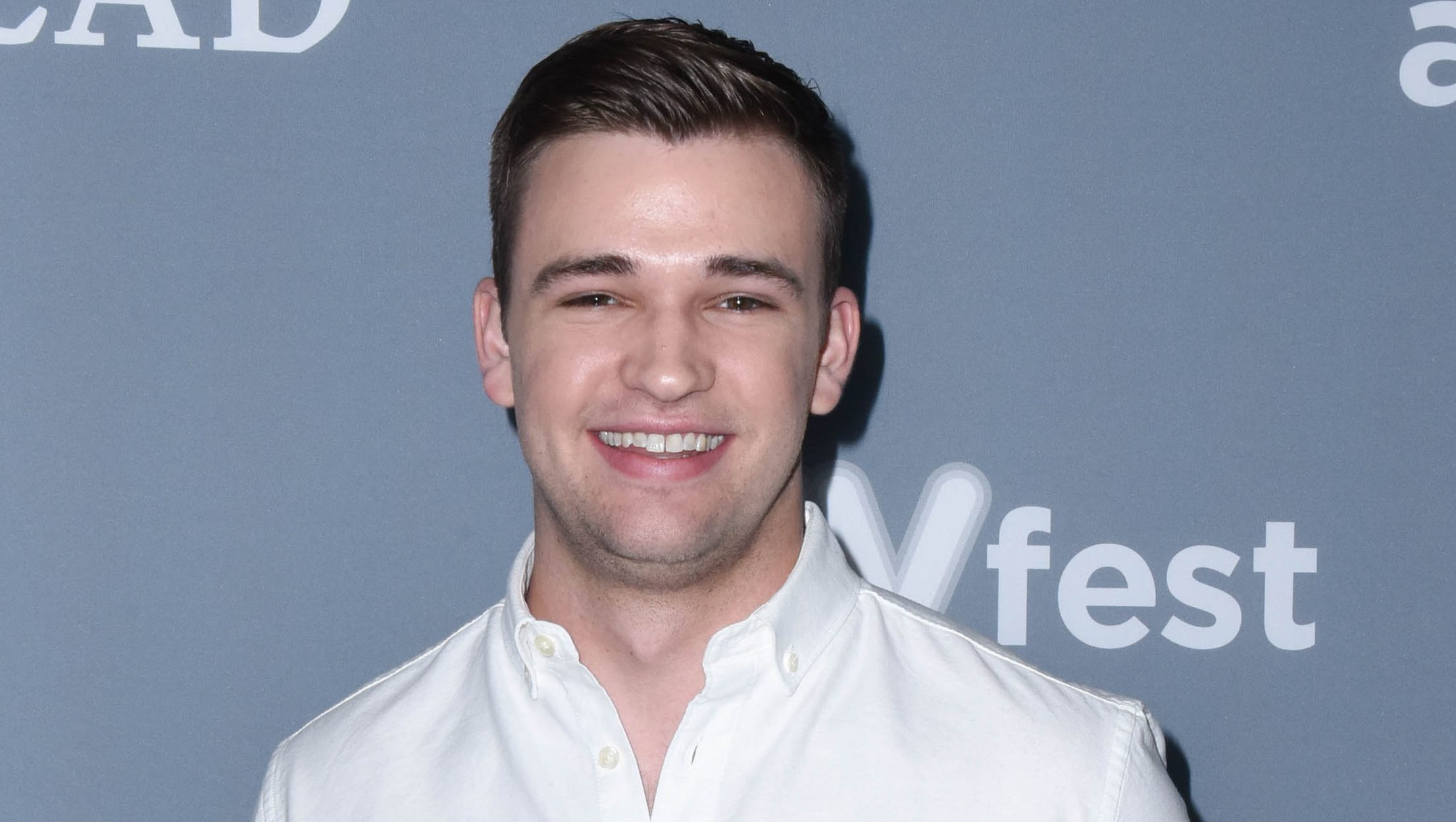 søster Regenerativ En god ven Burkely Duffield: 5 Fast Facts You Need to Know | Heavy.com