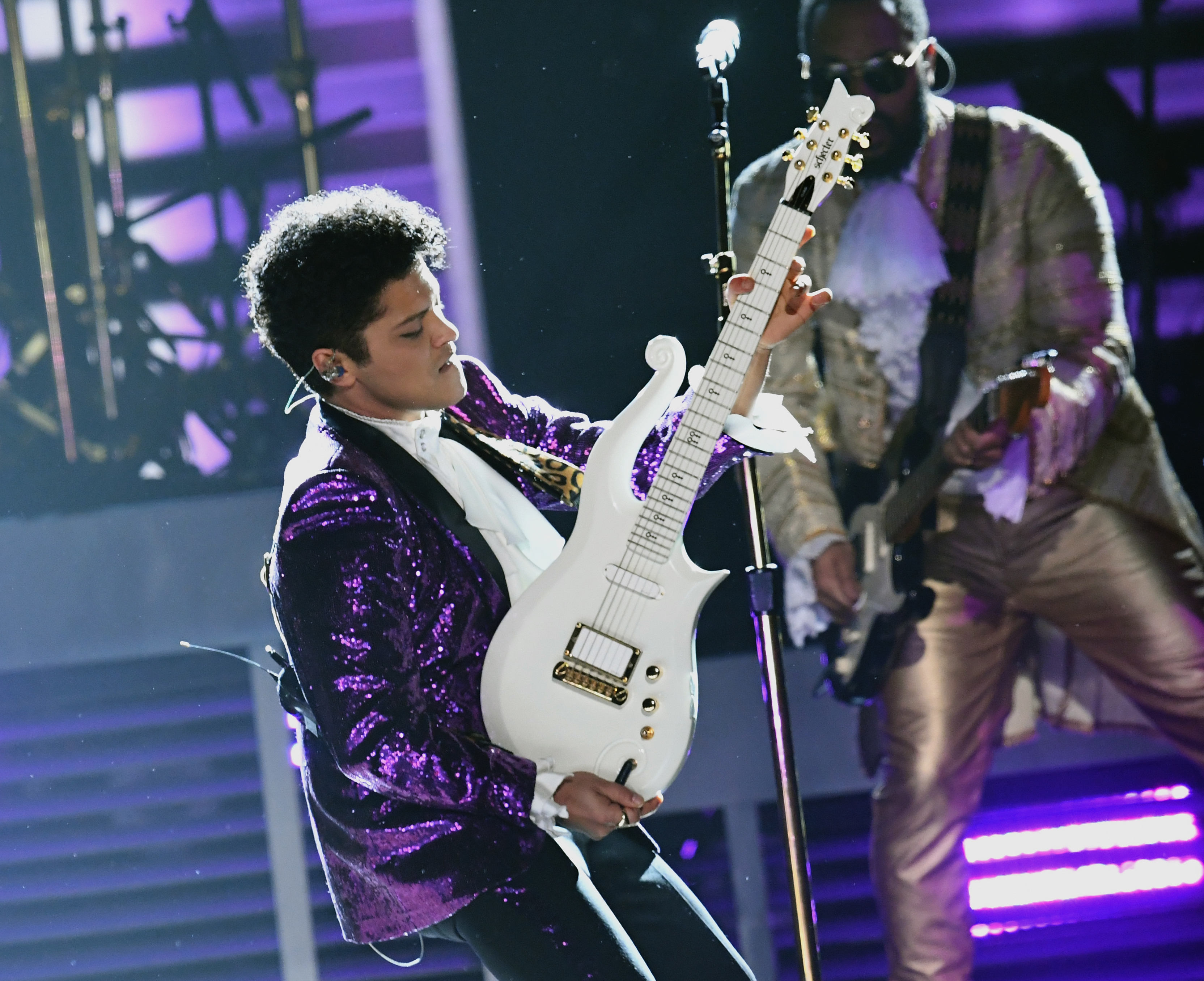 Prince Grammys Tribute Performance With Bruno Mars The Time Heavy Com
