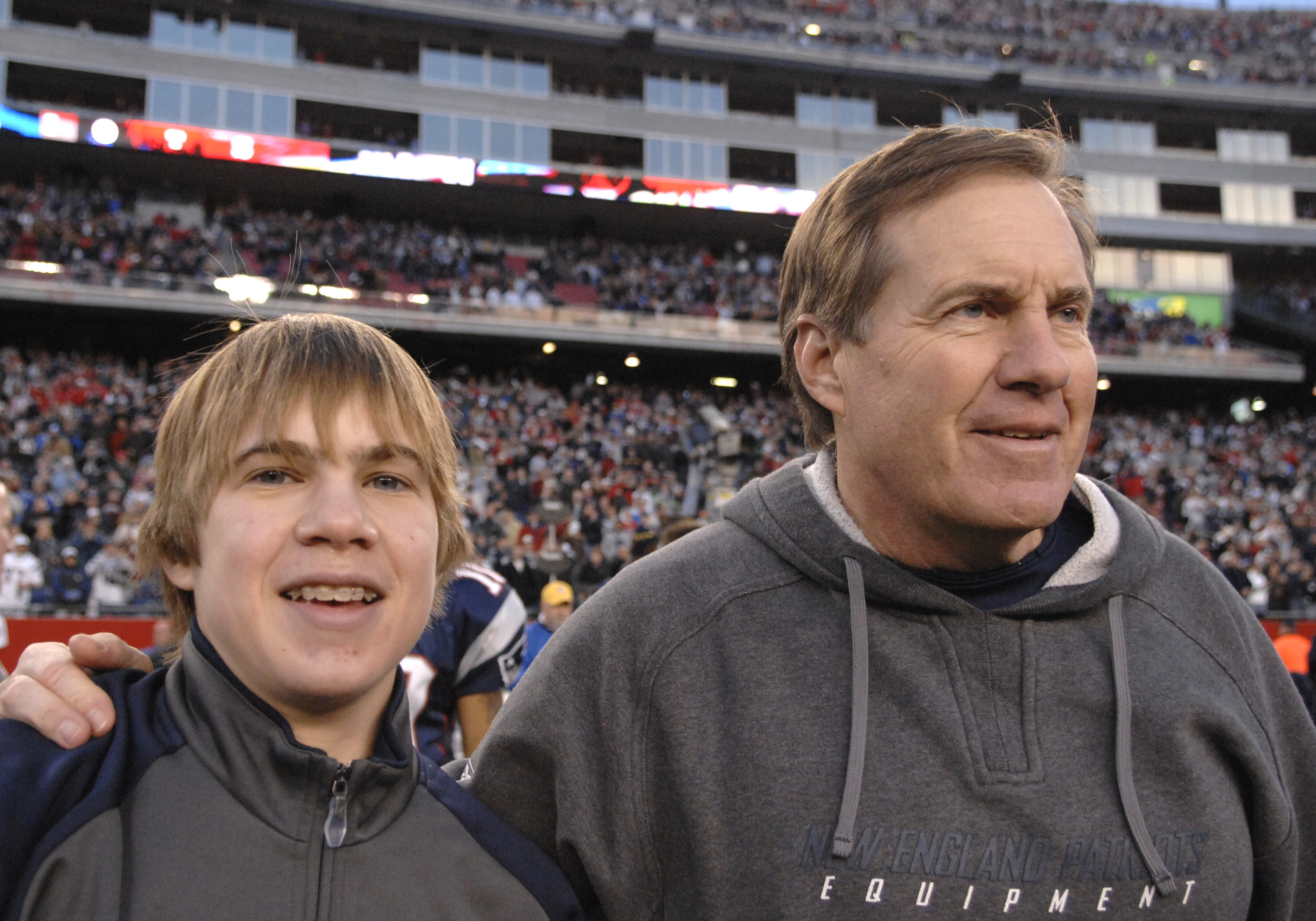 bill belichick girlfriend, linda holliday, pictures, family photos, son, daughter, wife