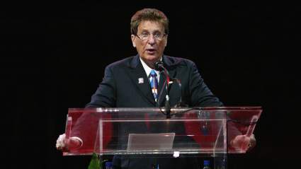 Mike Ilitch: 5 Fast Facts You Need to Know