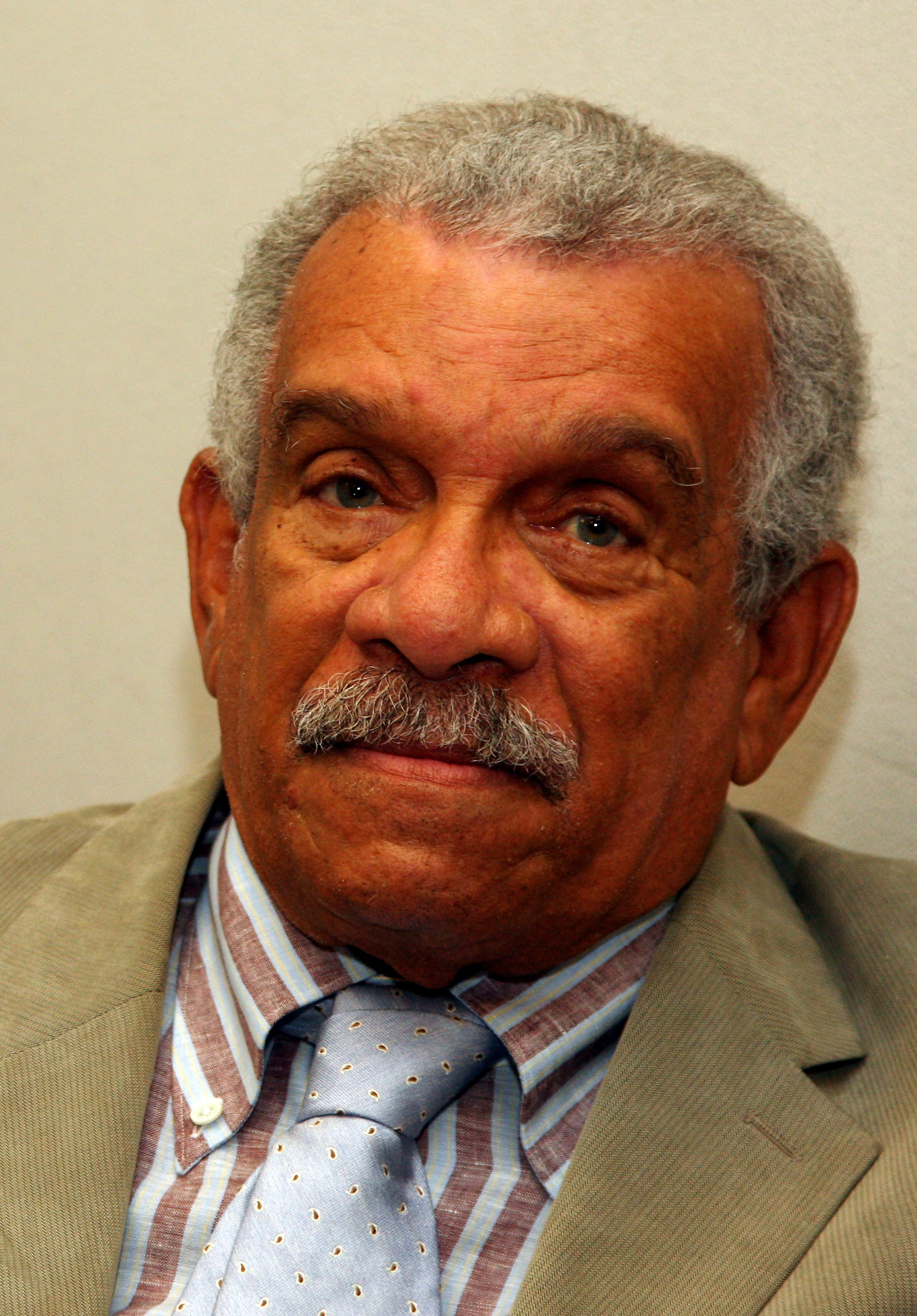 Derek Walcott Dead: 5 Fast Facts You Need to Know | Heavy.com