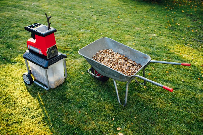 13 Best Wood Chippers: Your Easy Buying Guide (2021)