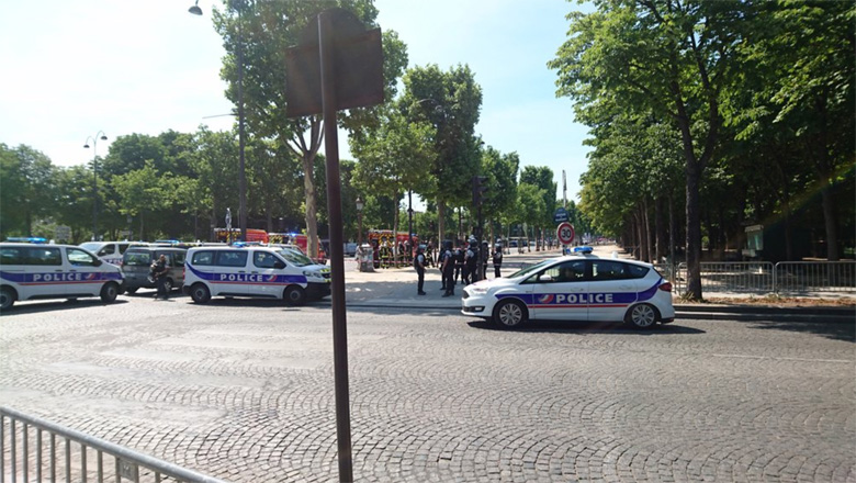 WATCH: Car Fire in Champs-Elysses, Paris With Police on Scene