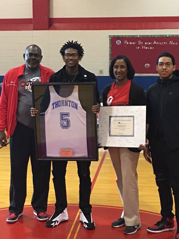 Kings guard De'Aaron Fox honors mother with Breast Cancer