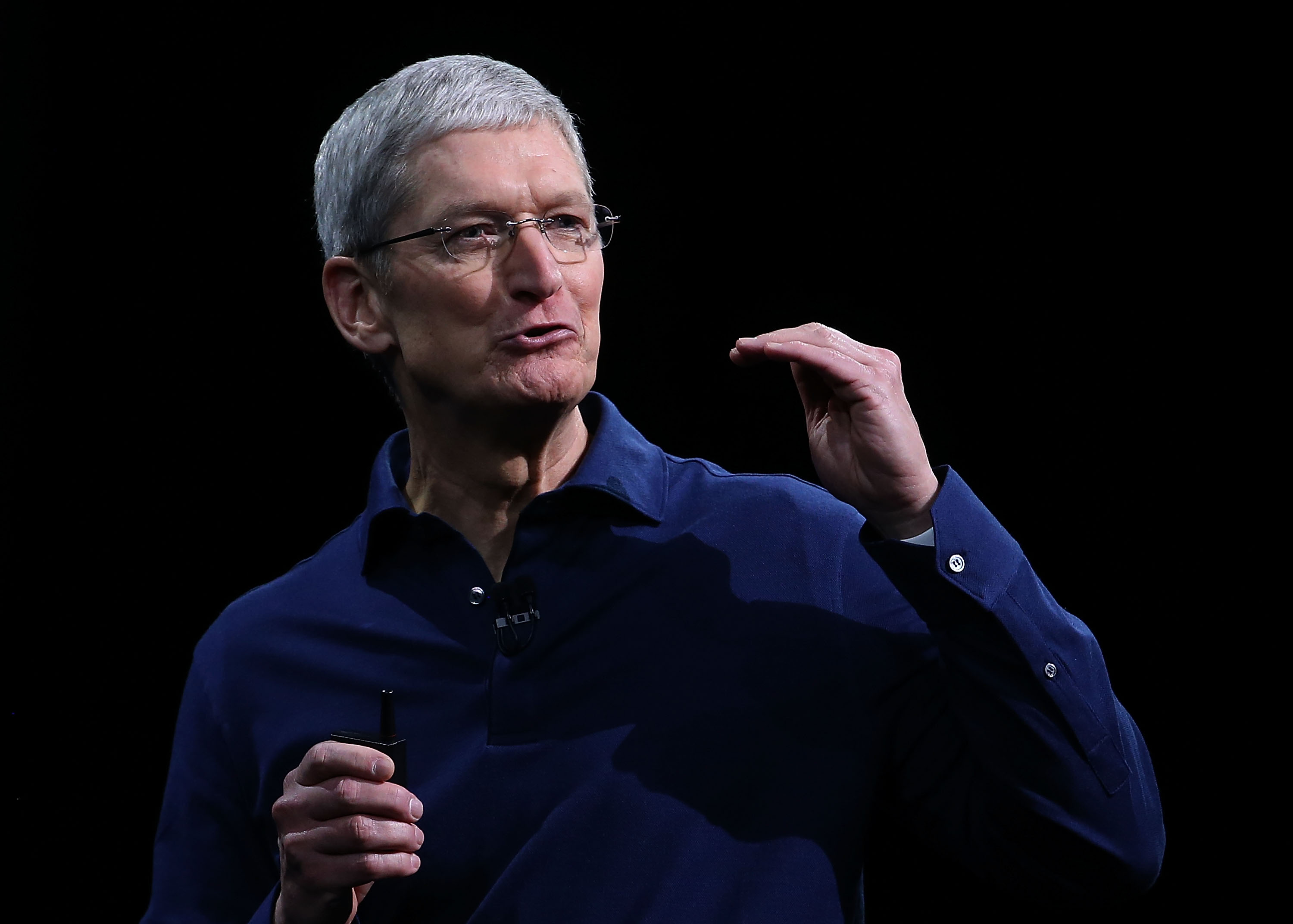 LIVE STREAM Apple’s Tim Cook Gives WWDC Keynote Address