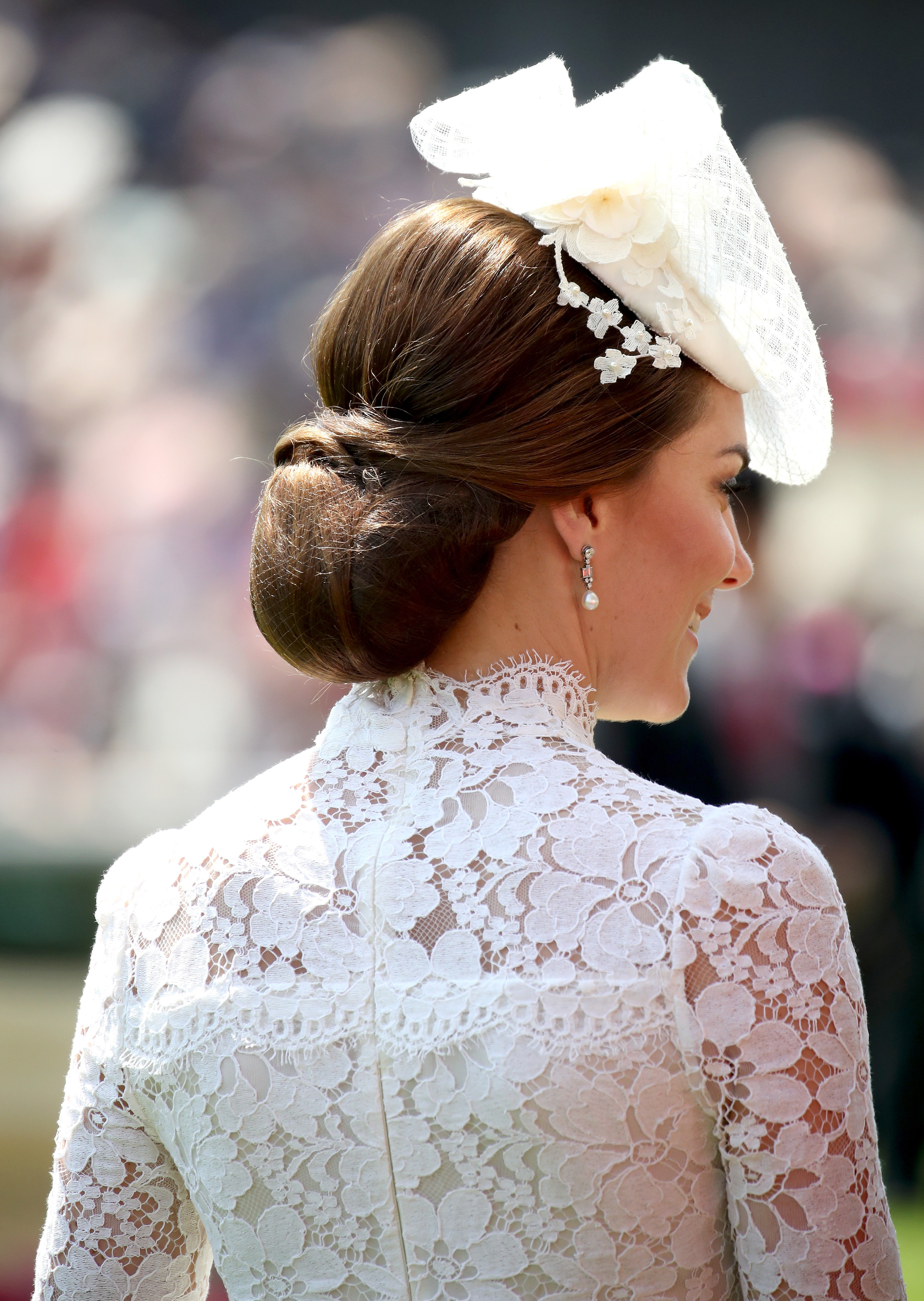 Kate middleton white 2024 lace dress at ascot