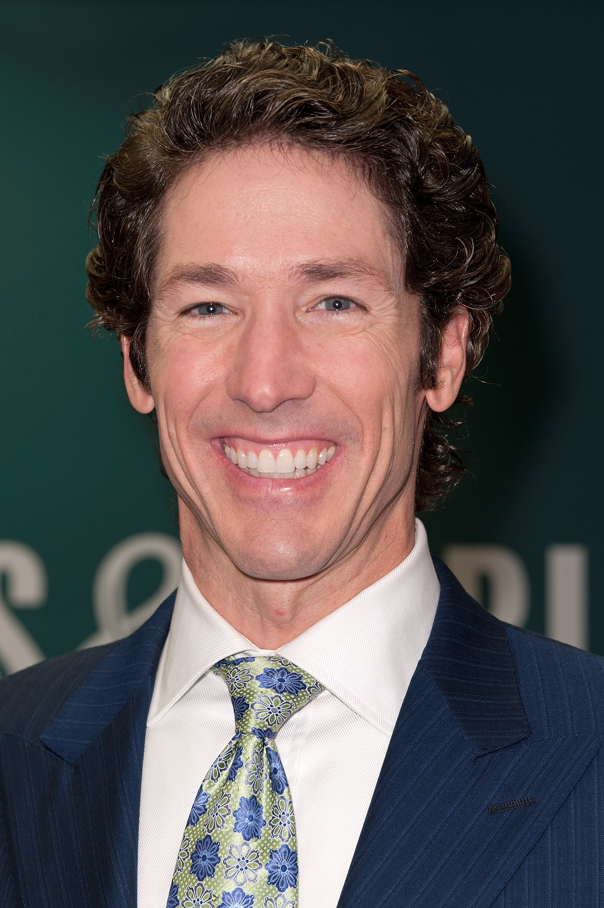 Joel Osteen’s Net Worth 5 Fast Facts You Need to Know