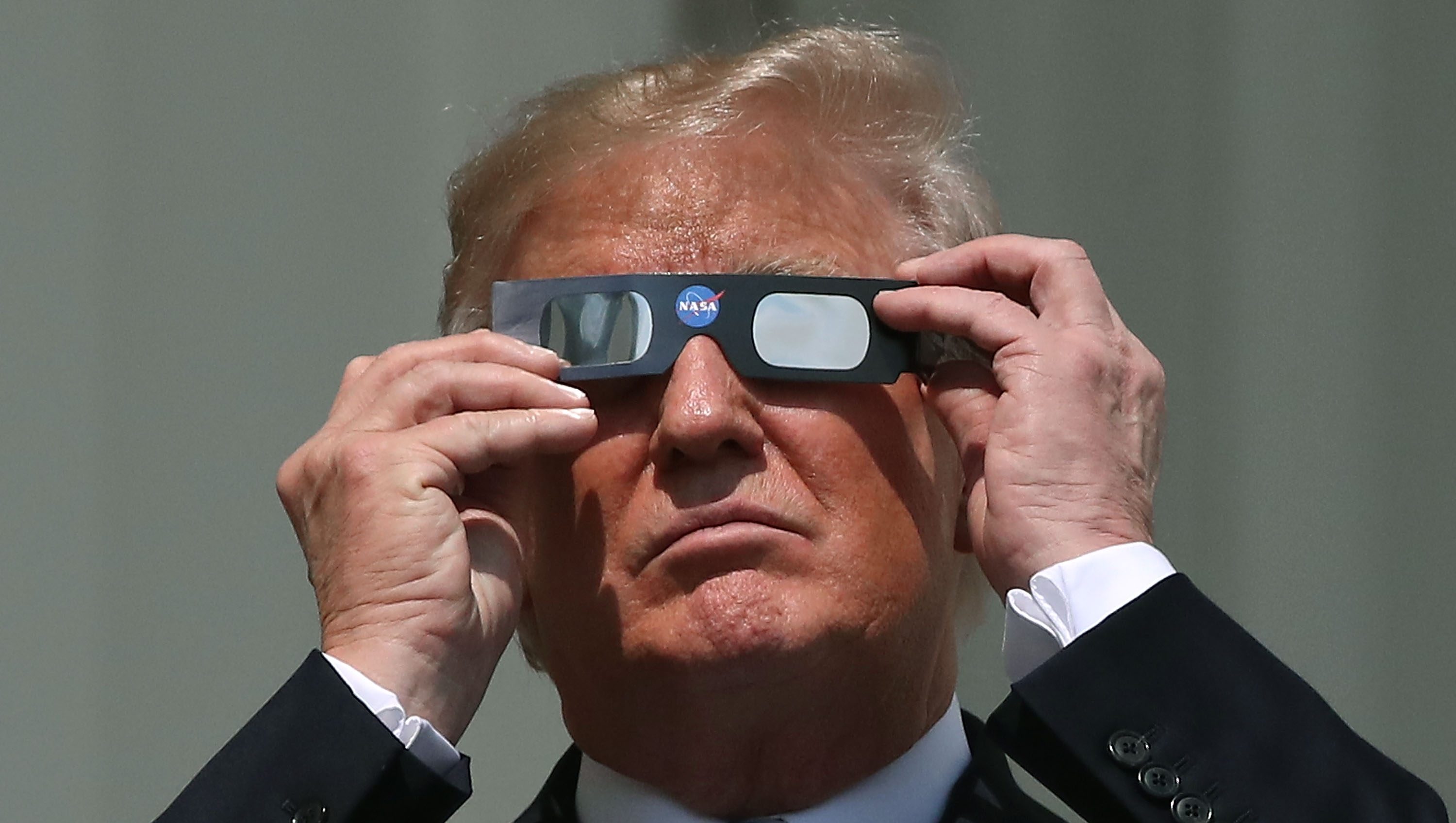 eyes-hurt-people-still-looked-right-at-the-solar-eclipse